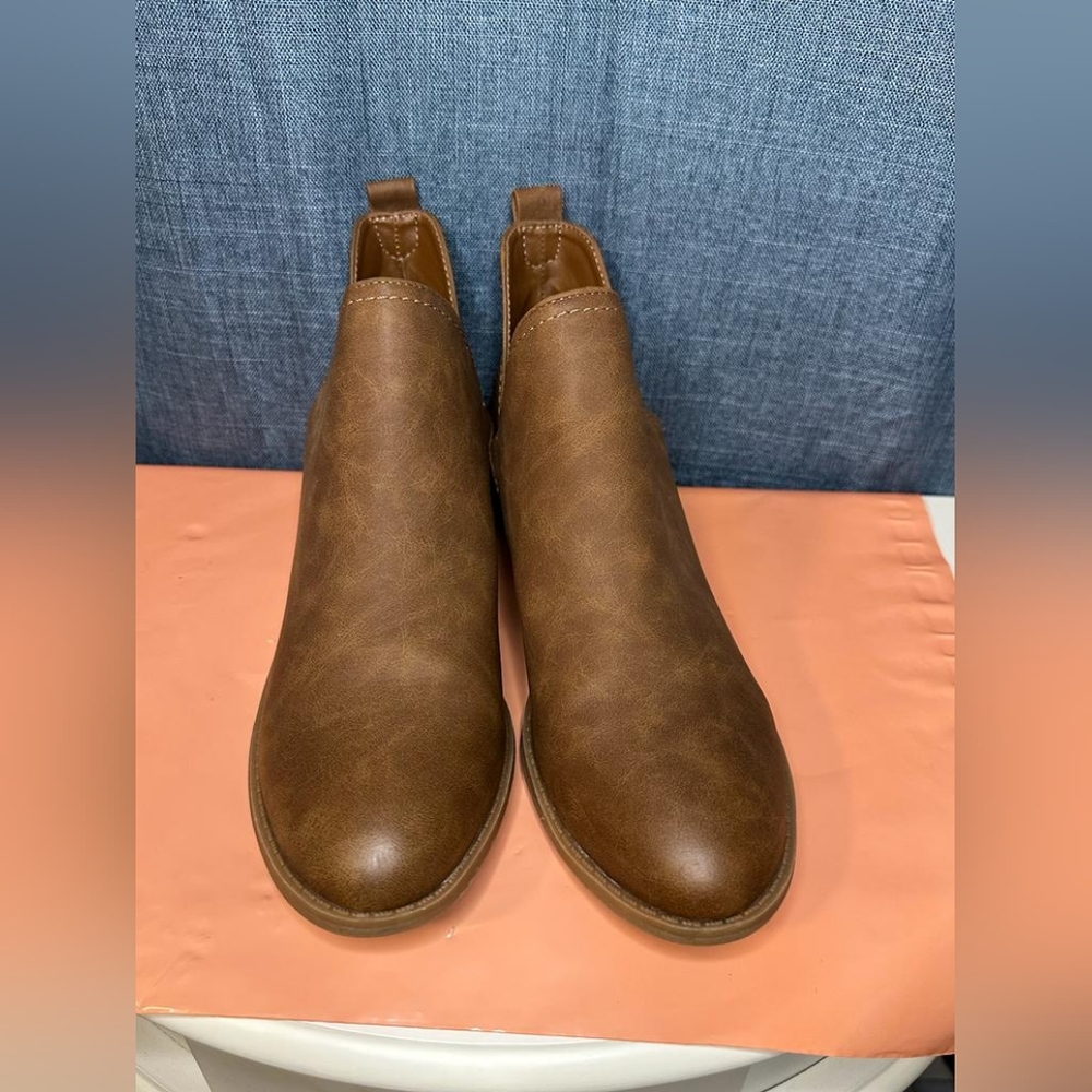 Jellypop Womens Brown Open Side Ankle Round Toe Pull On Ankle Bootie Sz 10 New